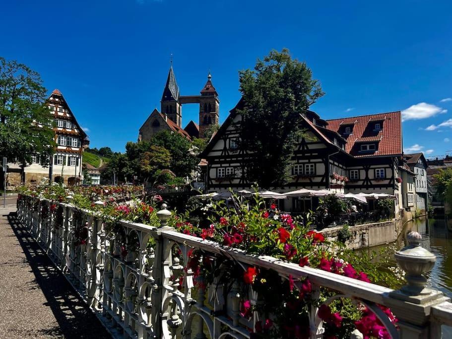 Nah Zur S-Bahn Und Altstadt Esslingen am Neckar Bagian luar foto
